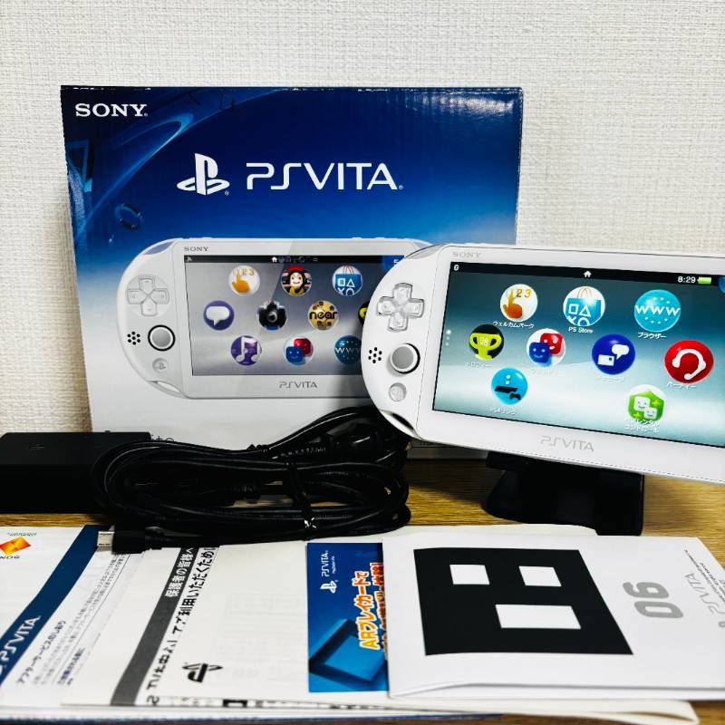 PS Vita ホワイト 本体 動作品 美品 ヤケなし PS Vita White Console Tested Working Clean Condition No Yellowing