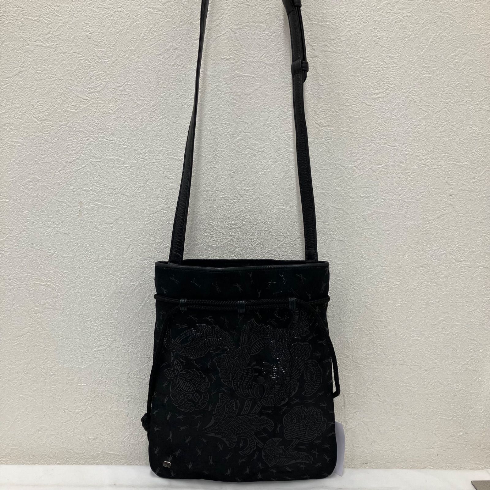 3655 印傳屋 INDEN-YA インデンヤ ショルダーバッグ ブラック系 黒 花