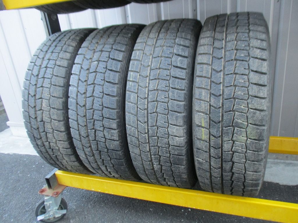 ★☆215/60R17 96Q ダンロップ WINTER MAXX WM02 スタッドレス 2022年製 4本 送料込 T68641204☆★インボイス領収書発行可能