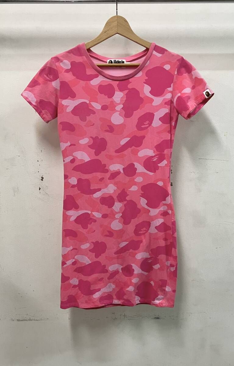 A BATHING APE アベイシングエイプ 迷彩 カモフラ 総柄 タイトワンピ 半袖ワンピース 0010PI302006L サイズS ピンク 中国製 綿95%