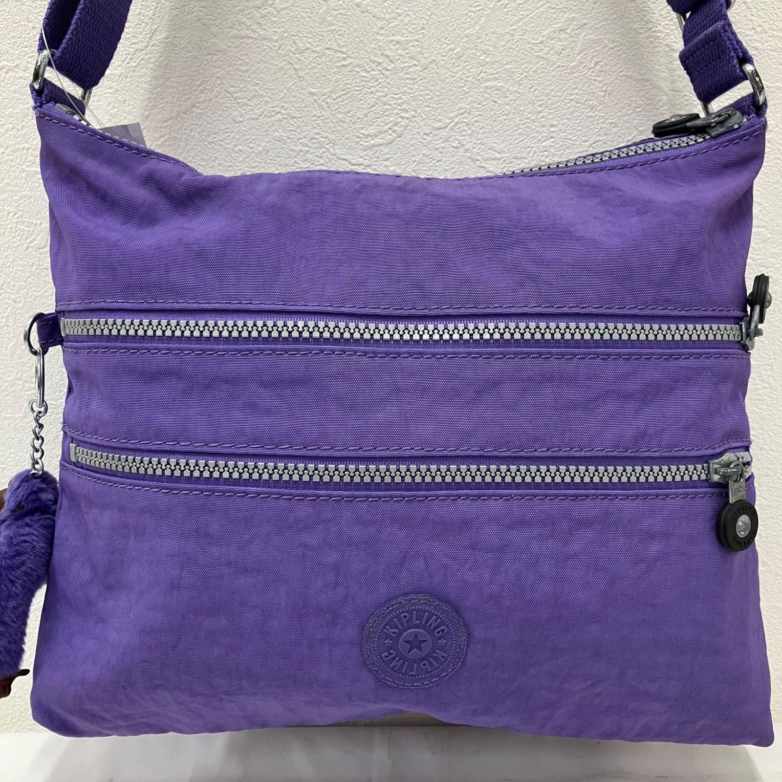 3493 KIPLING キプリング ショルダーバッグ 斜めがけ 紐調節可能