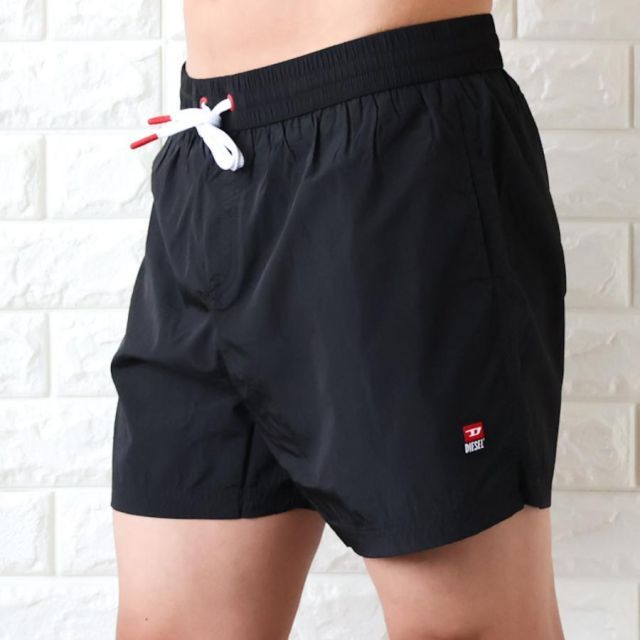 【並行輸入品】ディーゼル サーフパンツ ビーチショーツ 水着 海パン ハーフパンツ メンズ ブラック DIESEL 刺繍ロゴパッチ A14308 0AMDH 9XX