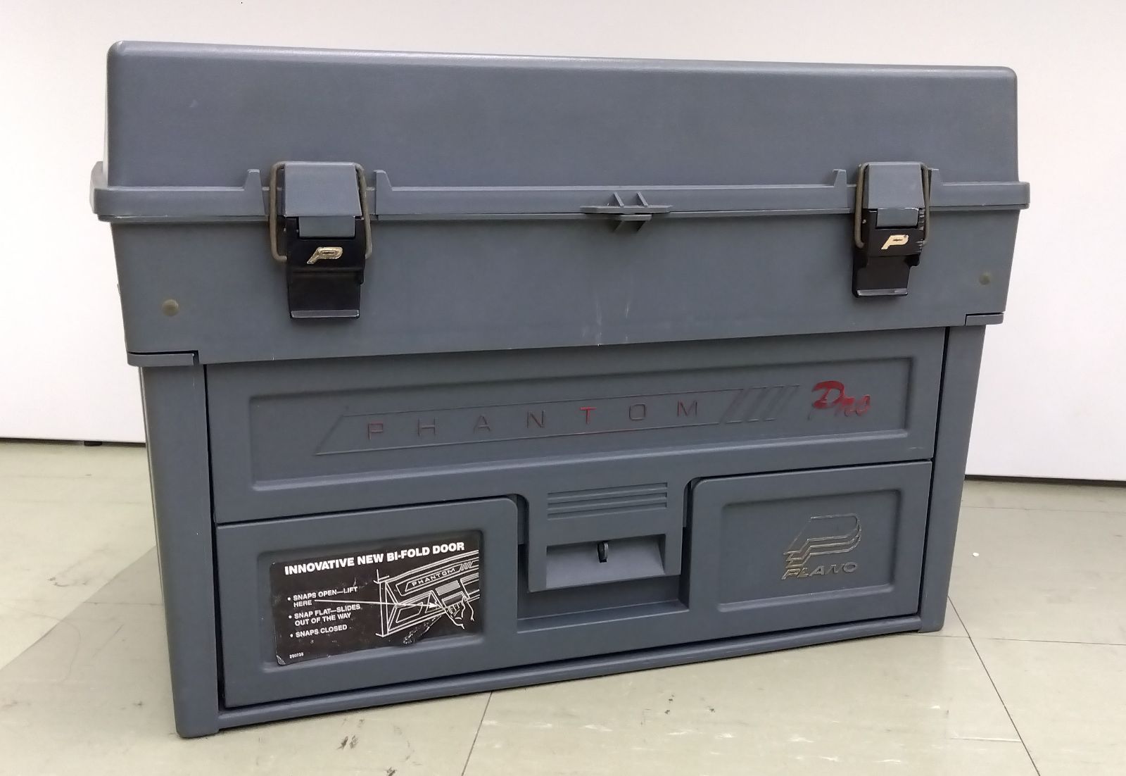 【中古品・現状品】PLANO プラノ　ファントム　プロ　54✕31✕36.5 プラスチック　L-178