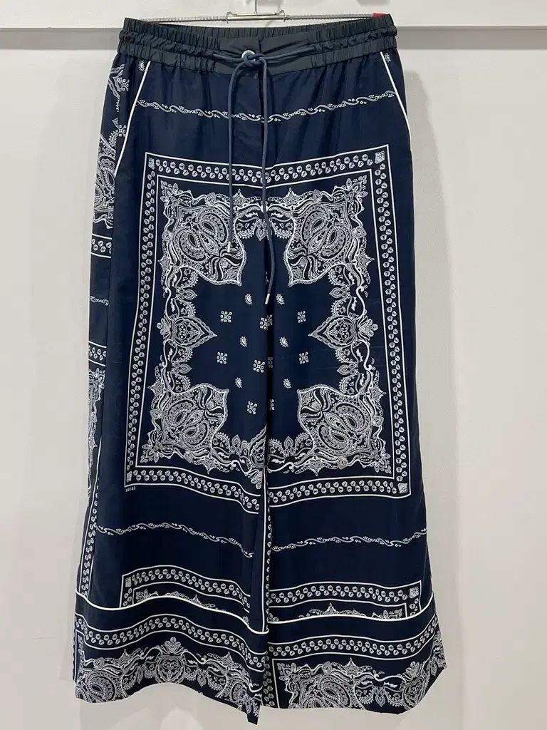 サカイ バンダナ ワイド パンツ 33,641円