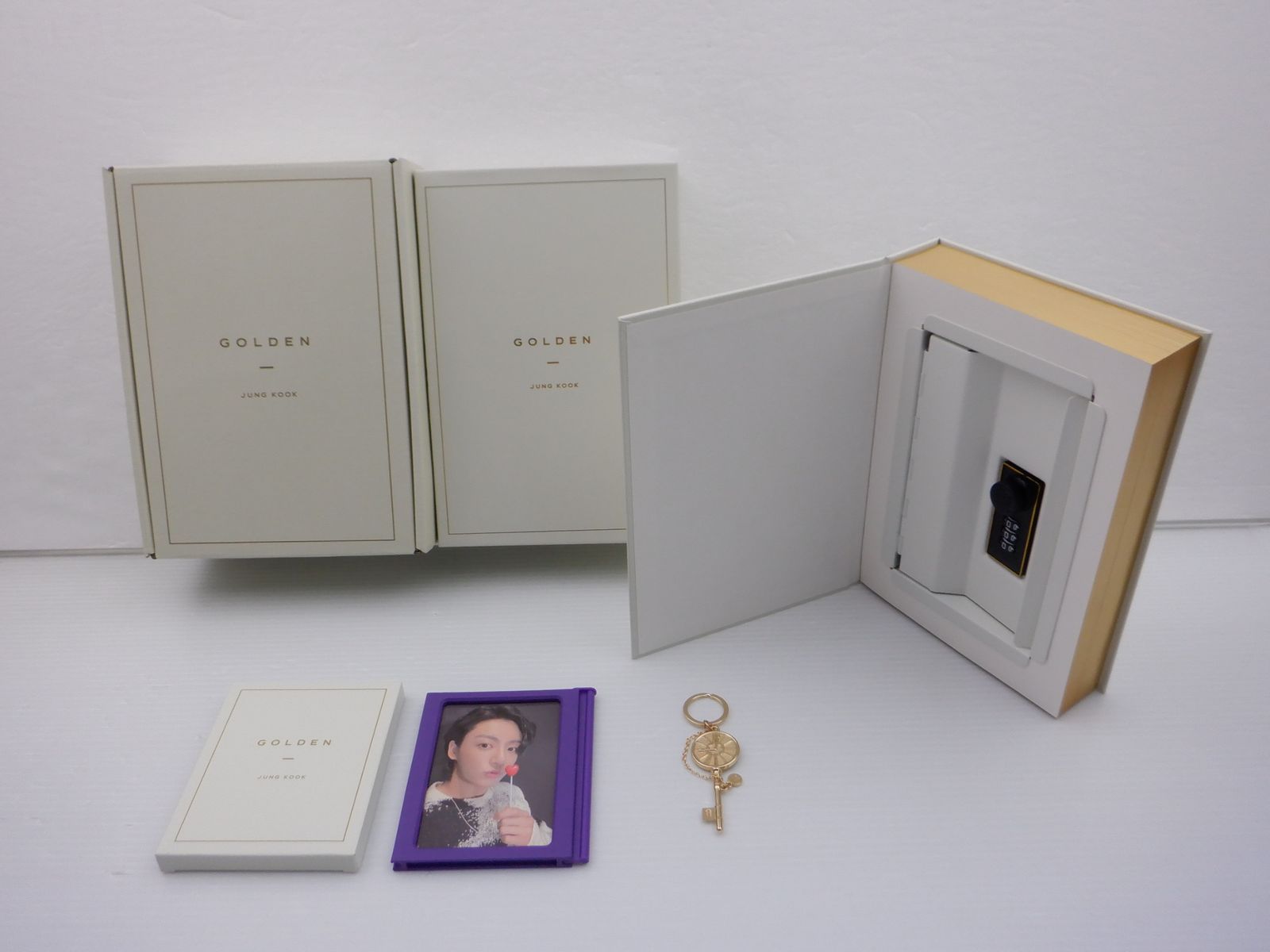 BTS JUNGKOOK MERCH BOX #18 GOLDEN マーチボックス ジョングク - メルカリ