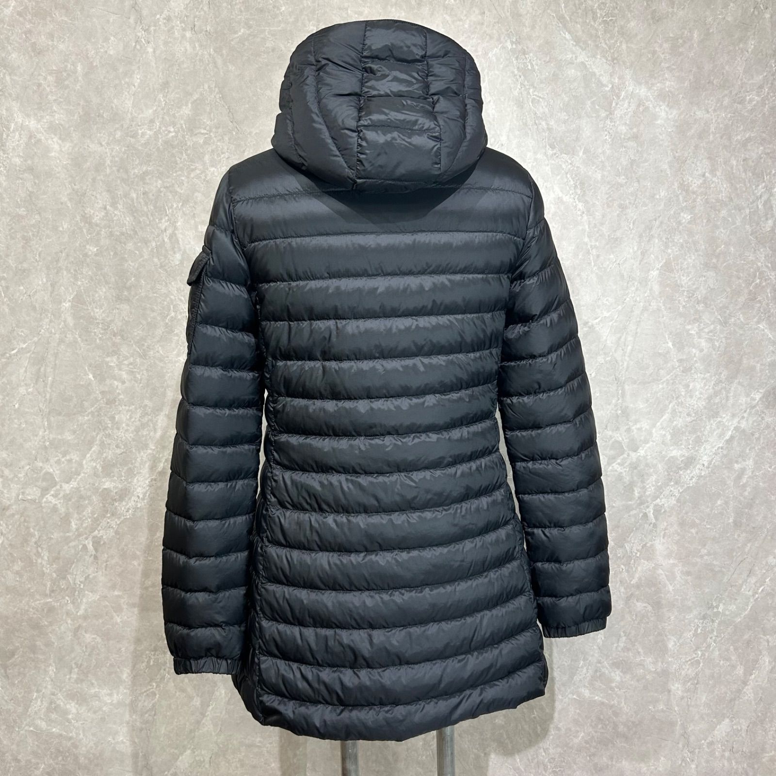 MONCLER モンクレールライトダウンジャケットMENTS 黒1 - メルカリ