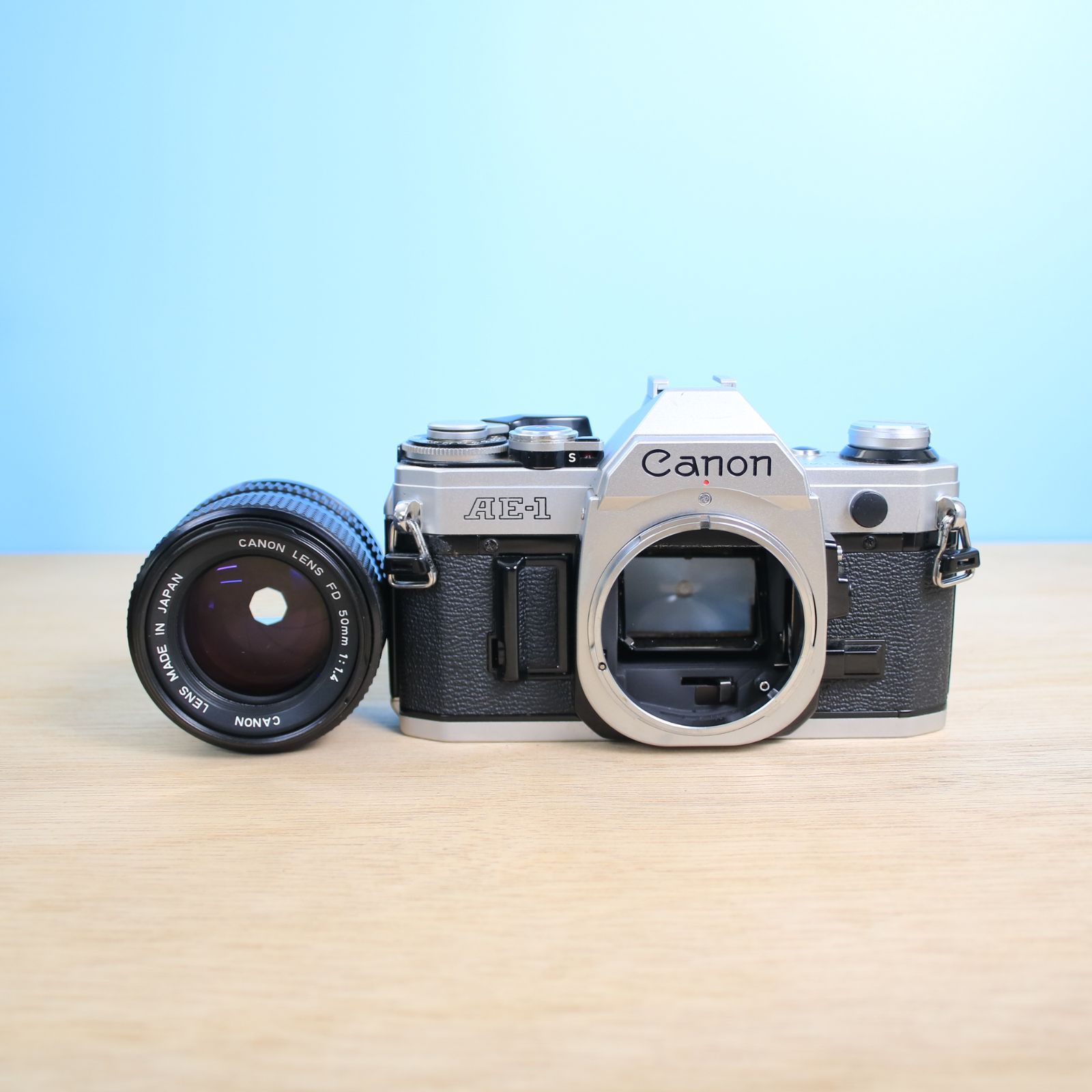 完動品❁美品 Canon キャノン AE-1 レンズセット NEW FD 50mm F1.4 単