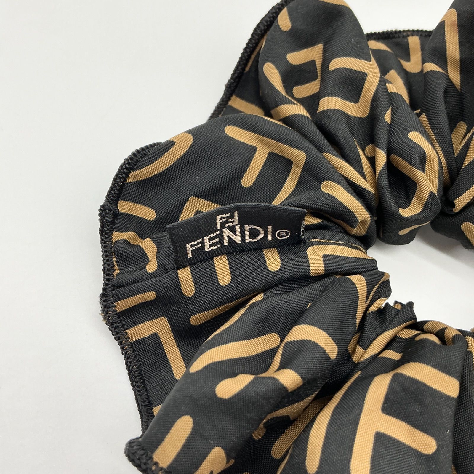 FENDI フェンディ ロゴ 総柄 シュシュ ブラック×ブラウン ヘアゴム