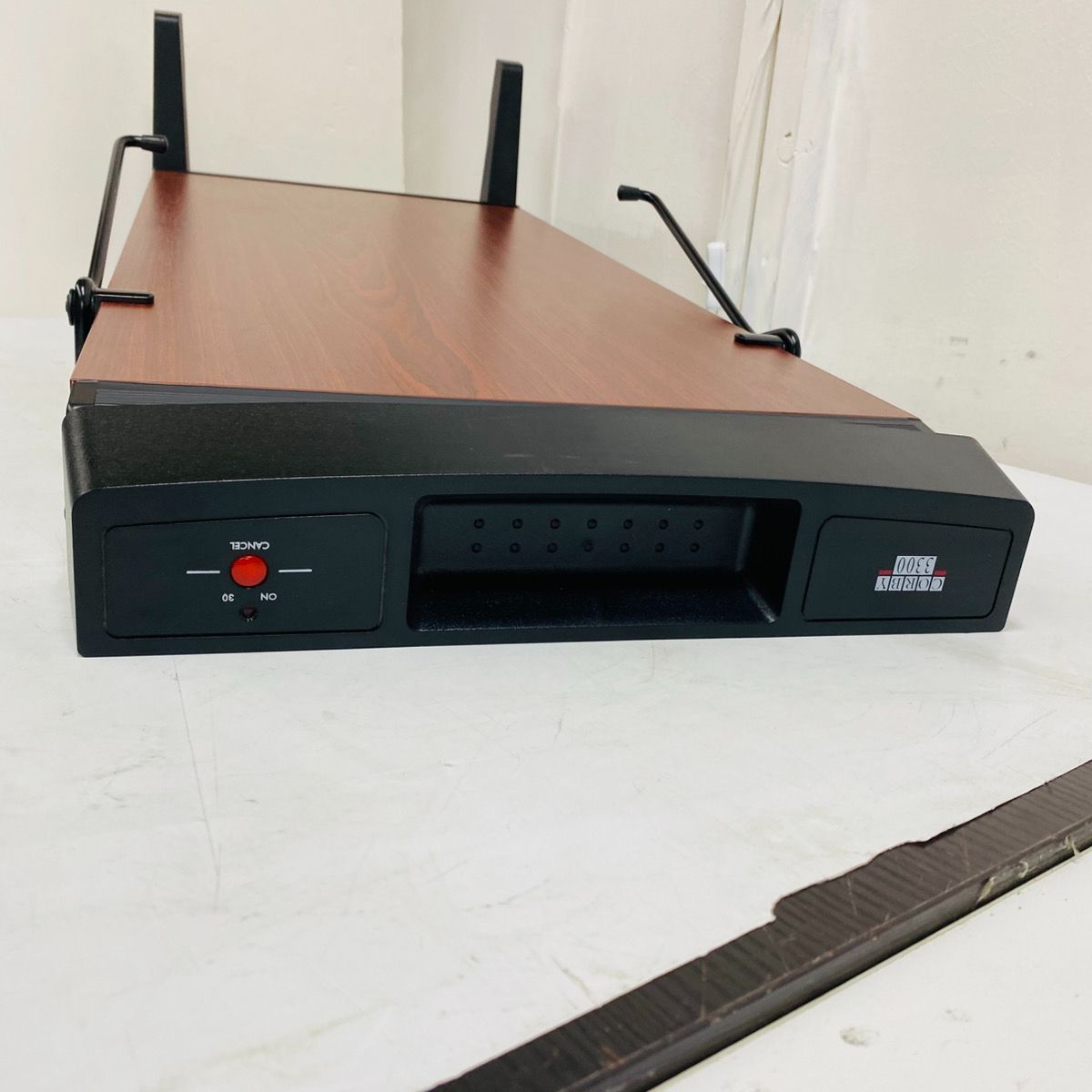 ズボンプレッサー 縦型 自動引き伸ばし機能 CORBY コルビー 自立式 スタンド型 タイマー付 ジャケットハンガー付 ネクタイハンガー付 アクセサリー棚 しわ伸ばし CORBY3300JE Viage