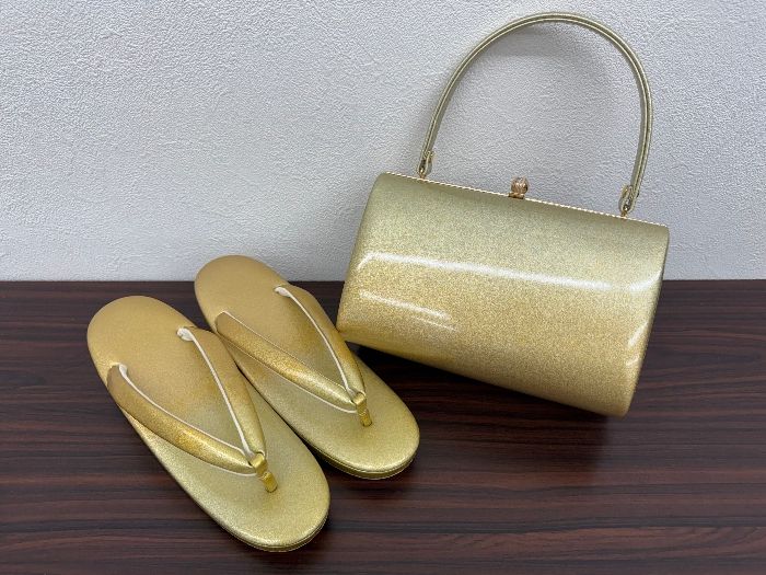 金鷲本舗 謹製 キンワシ印 バッグ・草履セット 箱付き 和装 着物 訪問着 振袖 金鷲本舗 キンワシ印 和装用バッグ・草履・扇子セット - メルカリ