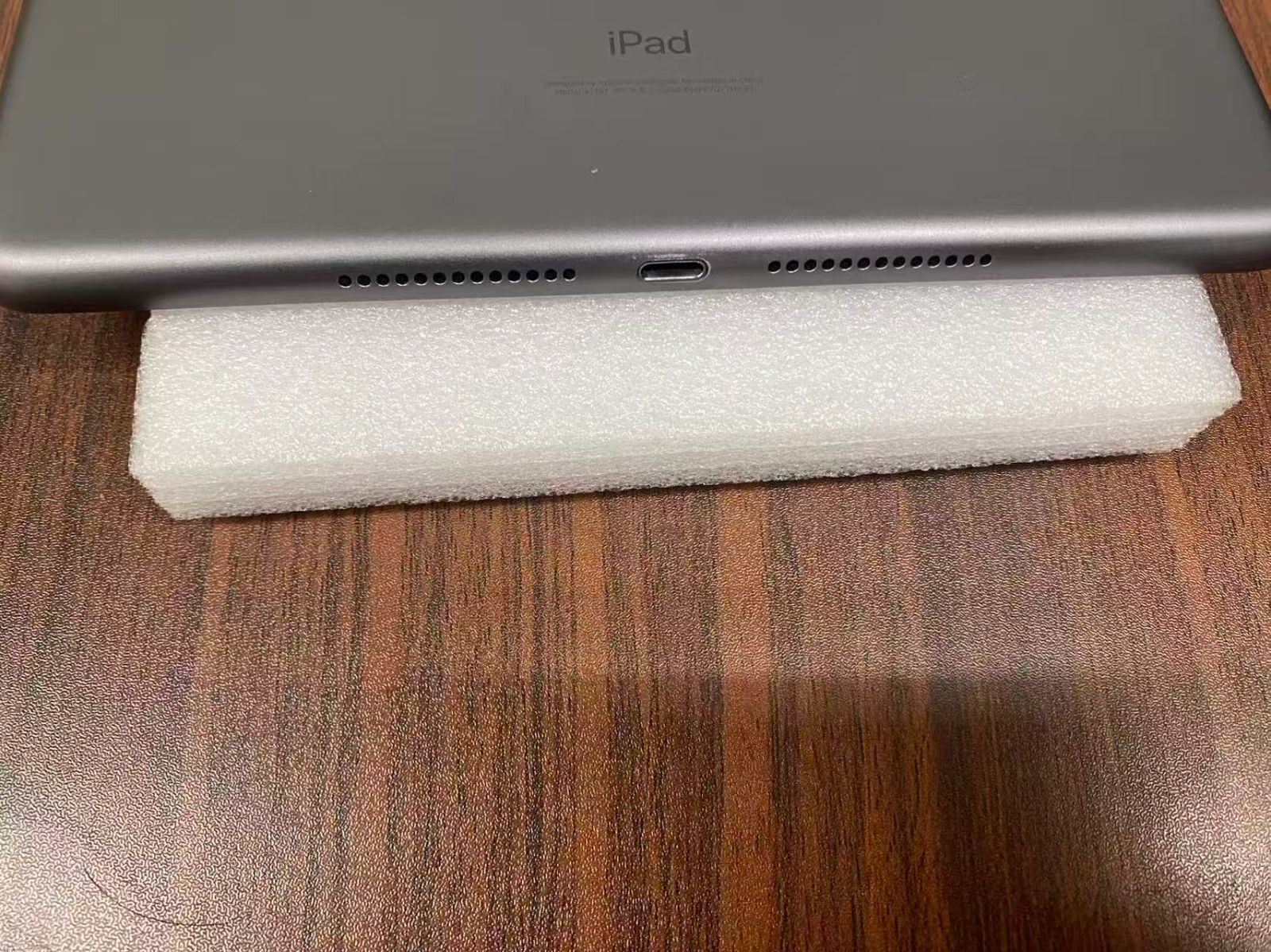 動作確認・初期化済み】Apple iPad 第7世代 Wi-Fi 128GB Space gray