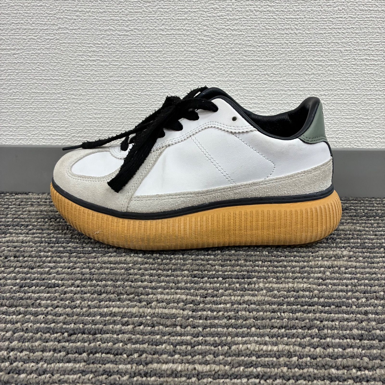 RN25 Onitsuka Tiger オニツカ タイガー DELECITY デレシティスニーカー 厚底ソール カーキ 23cm