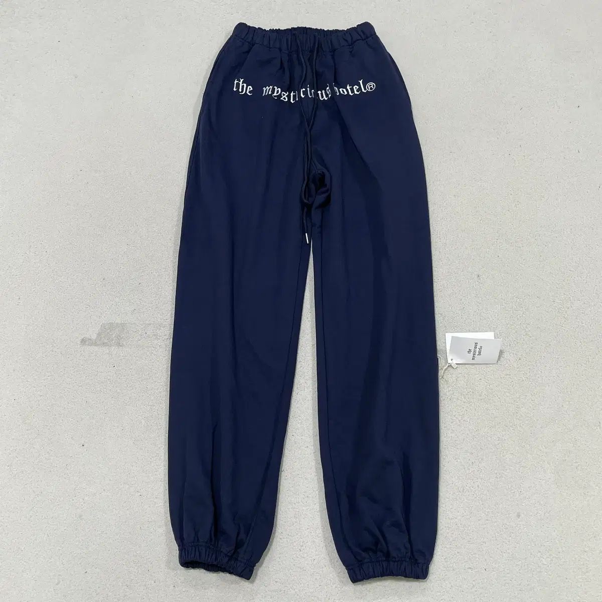 1SIZE ミステリアスホテル ロング オーバ ジョガーパンツ (新品) 0527-2