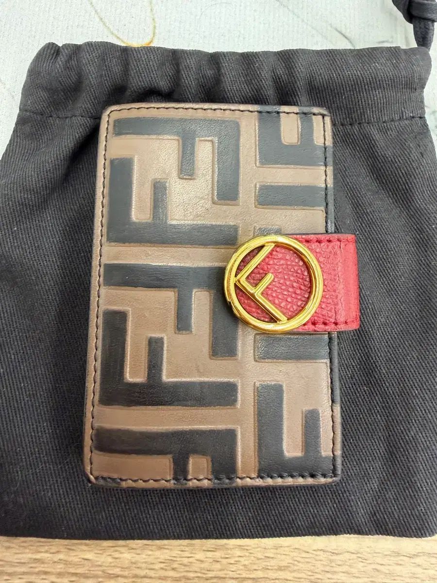 FENDI フェンディ FF ロゴ カードウォレット ブラウン/レッド
