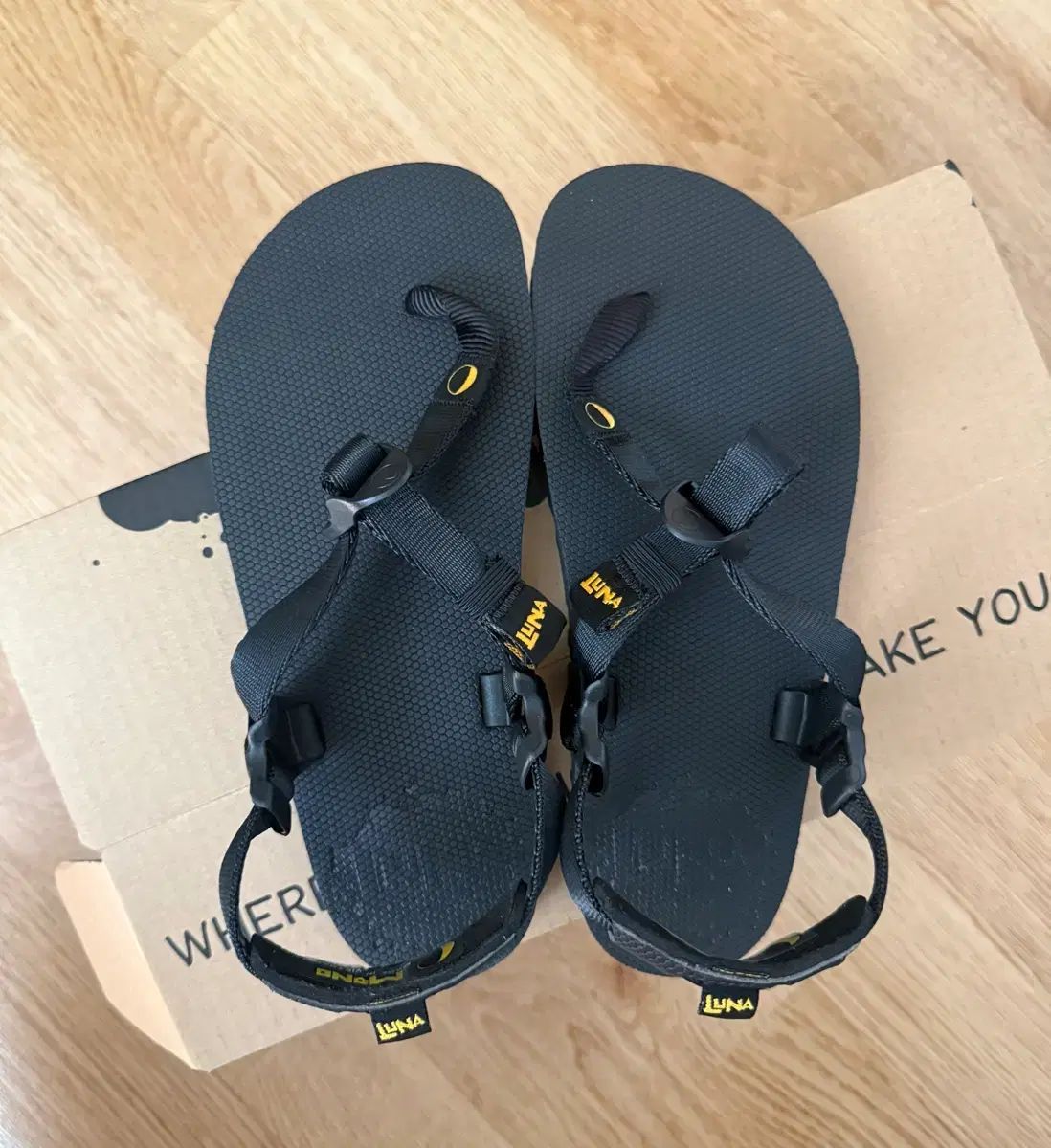未使用新品 LUNA ルナ Vibram ビブラム アウトソール ビーチサンダル サンダル 235
