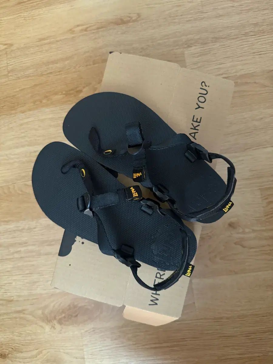 未使用新品 LUNA ルナ Vibram ビブラム アウトソール ビーチサンダル サンダル 235