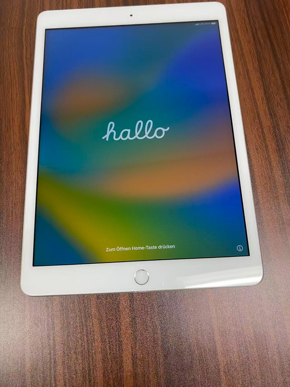 iPad 7 Wi-Fi+Cellular 32GB シルバー 中古- メルカリ