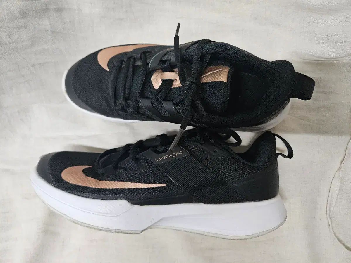 NIKE ヴェイパー テニスシューズ