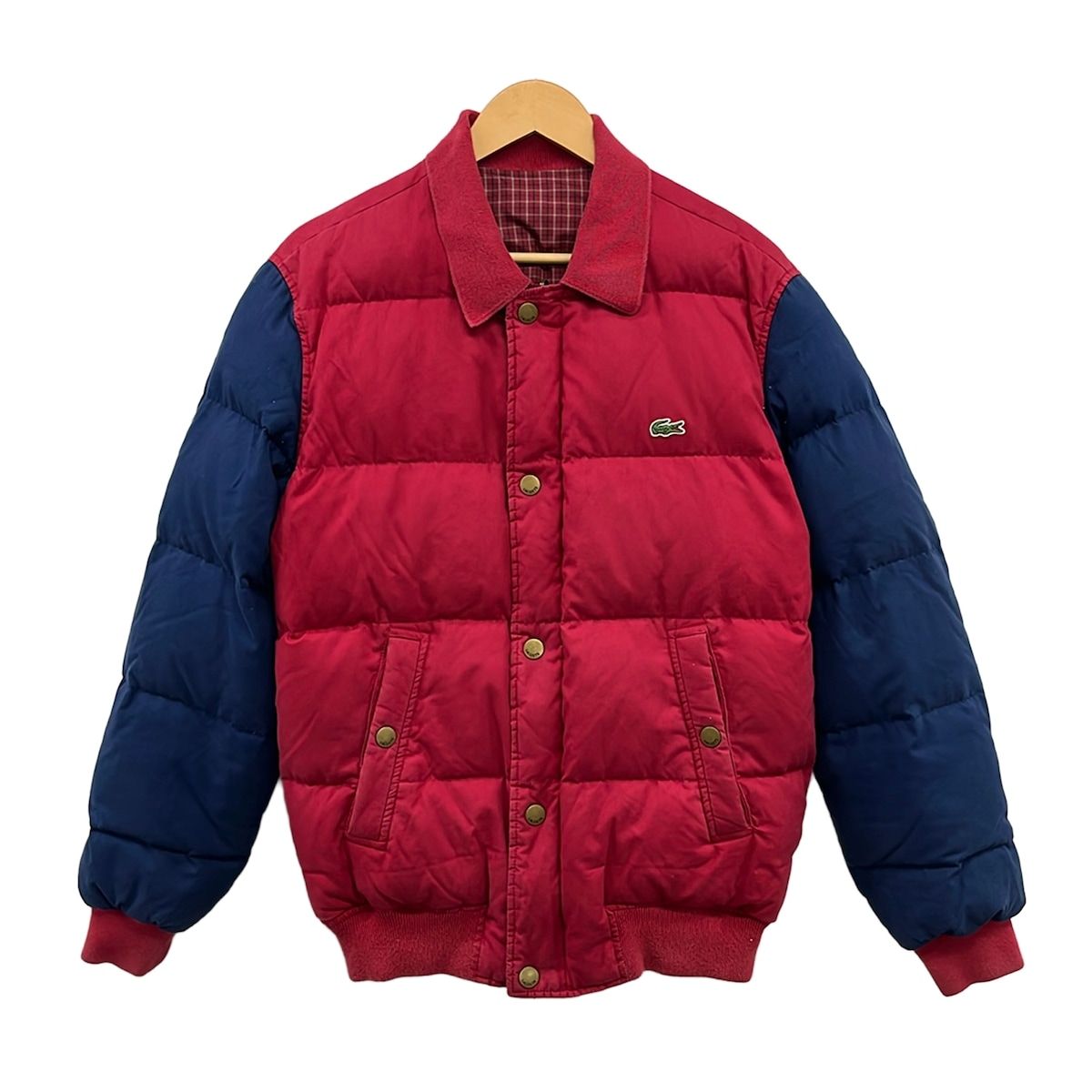 Lacoste(ラコステ) ダウンジャケット サイズ48 L メンズ - レッド×ブルー×マルチ 長袖/チェック柄/リバーシブル/ジップアップ/冬