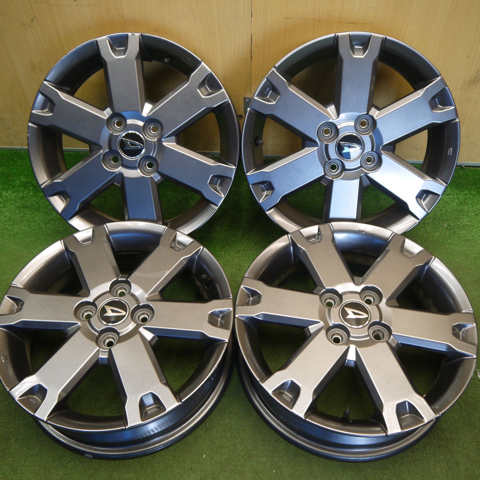 良品 LA900S タフト 純正 15インチ アルミホイール 1本 シルバー