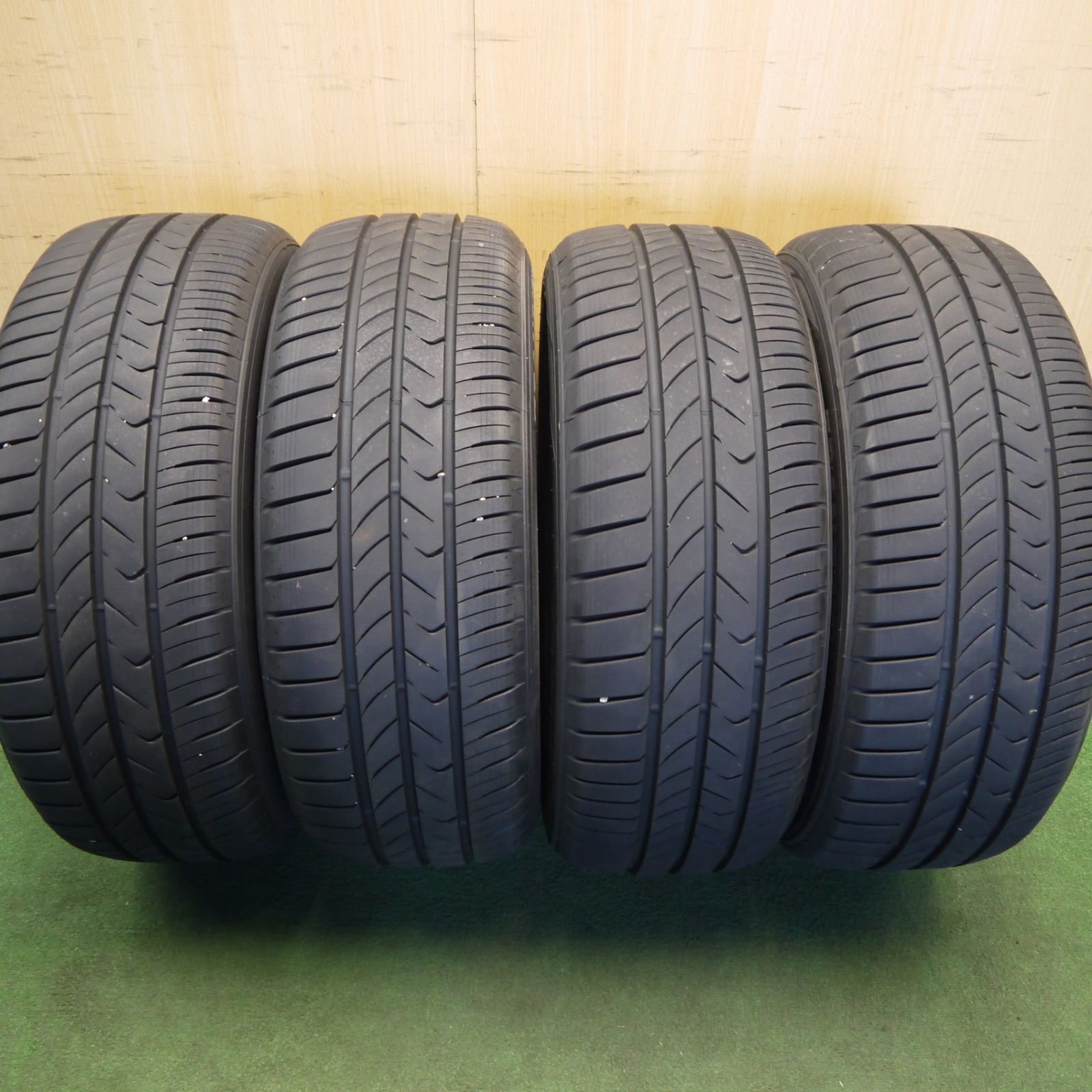 バリ溝！25年！9.5分★225/55R17 トーヨー トランパス MP7 タイヤ 17インチ フォレスター C-HR アルファード CX5 等★6051806Hノタ