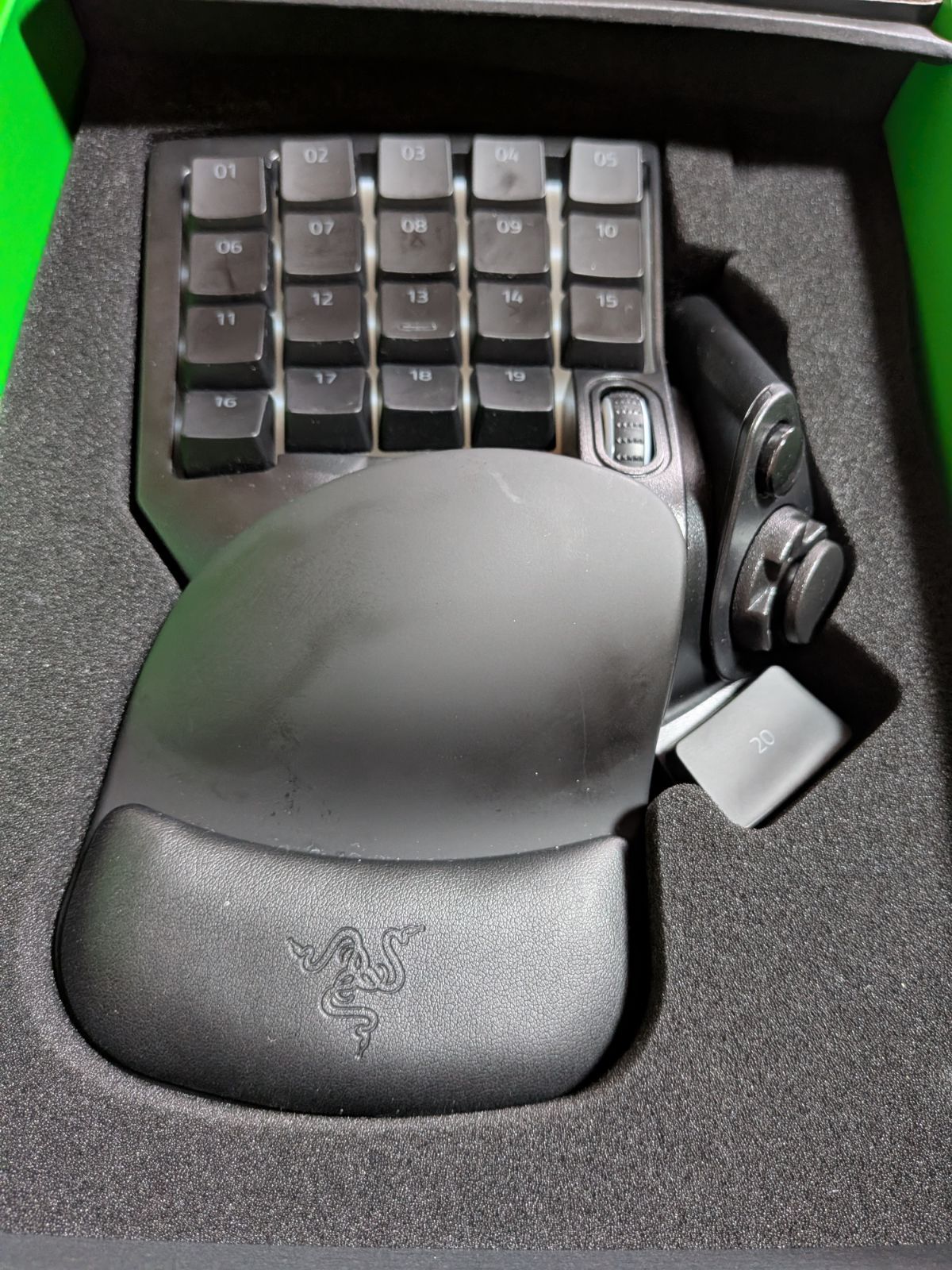 Razer Tartarus V2 左手用ゲーミングキーパッド - メルカリ