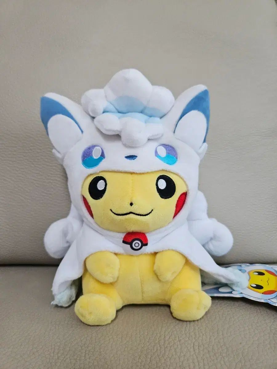 アローラロコン Poncho ピカチュウ