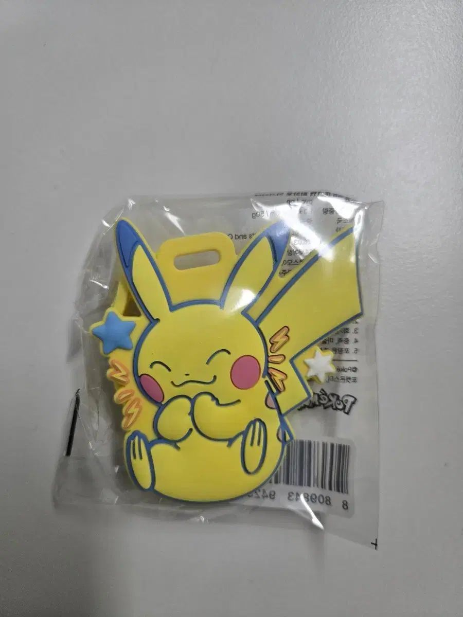 OLIVE YOUNG オリーブヤング ポケットモンスター ピカチュウ ネームタグ ラゲージタグ