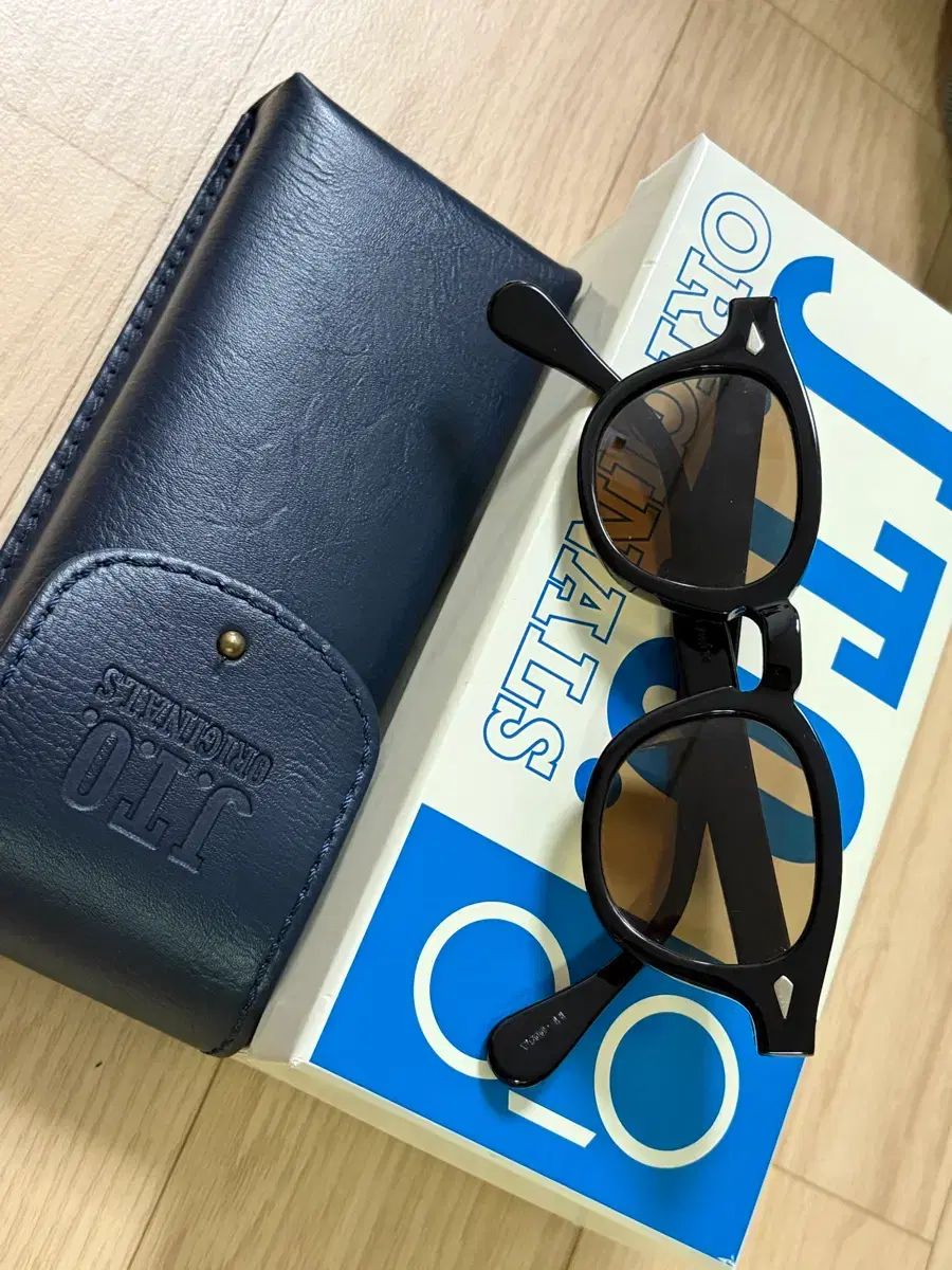 JTO ブラック ウェリントン ケース含む JULIUS TART OPTICAL(ジュリアスタートオプティカル)