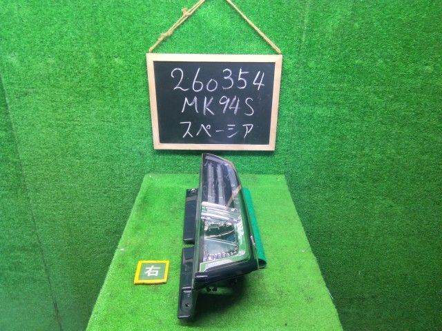 【中古】スペーシア 5AA-MK94S 右テールランプ 35650-53UA0 自社品番260354