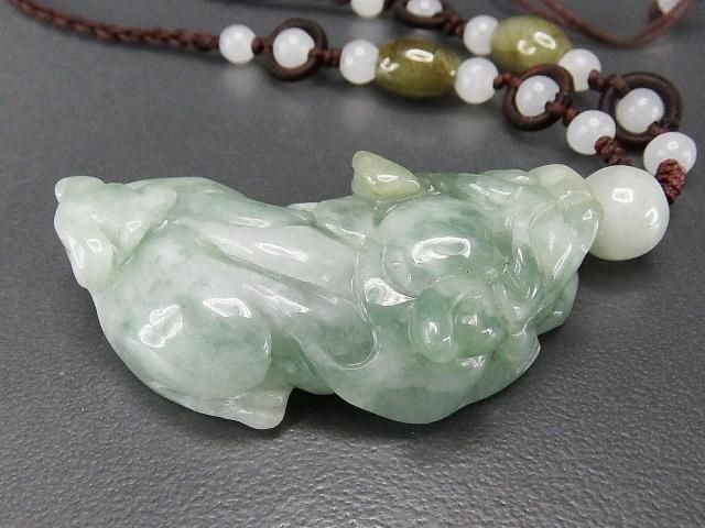 逸品一点物ひすい本翡翠古玉スタイル手彫りヒキュウ大ネックレス106