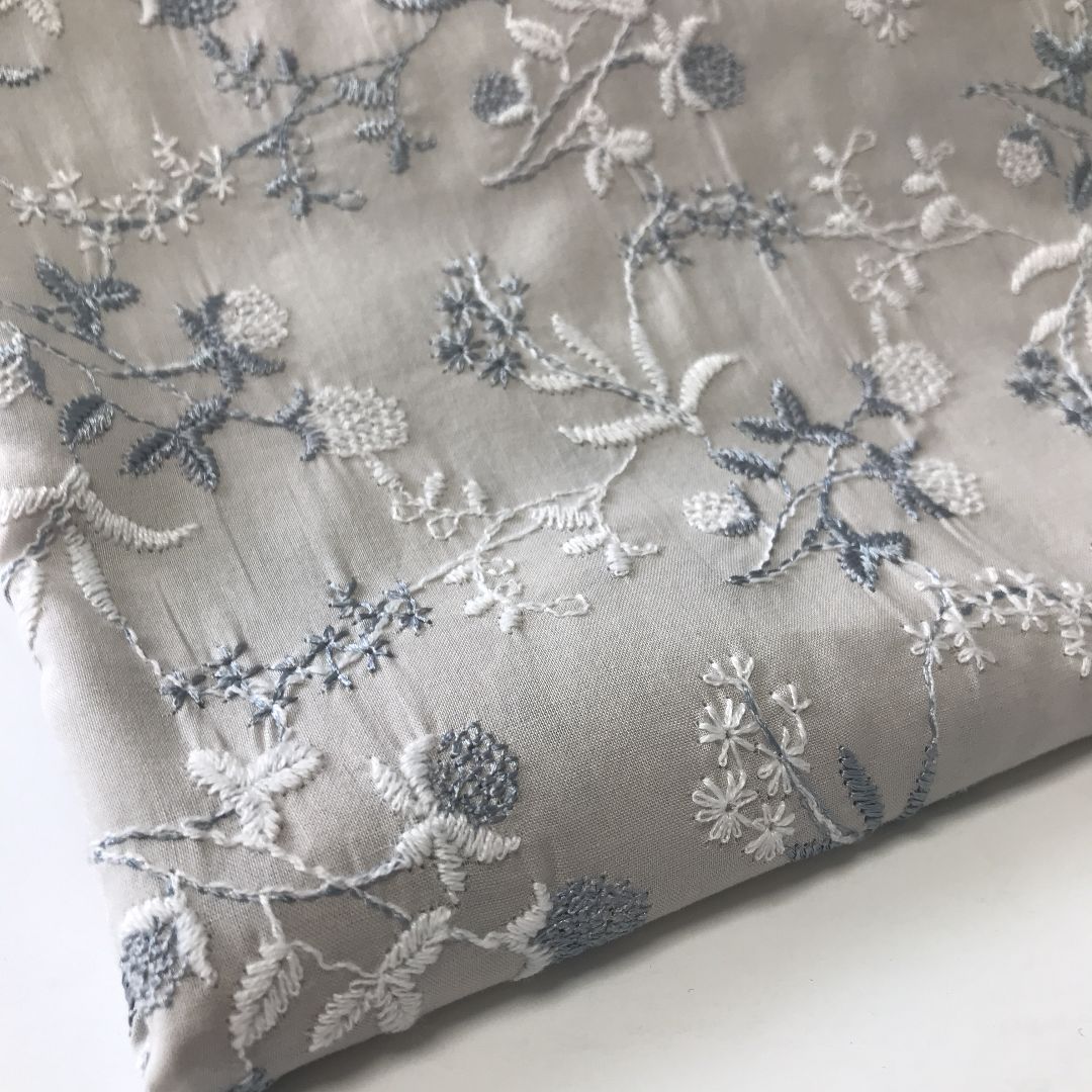 sara様専用　刺繍生地×2点