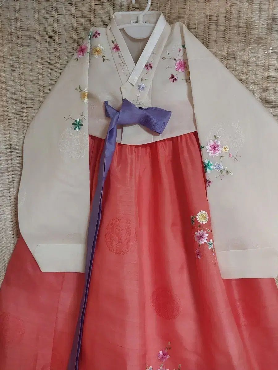 本絹シルク)花 刺繍 レディース チマチョゴリ コーラル スカート