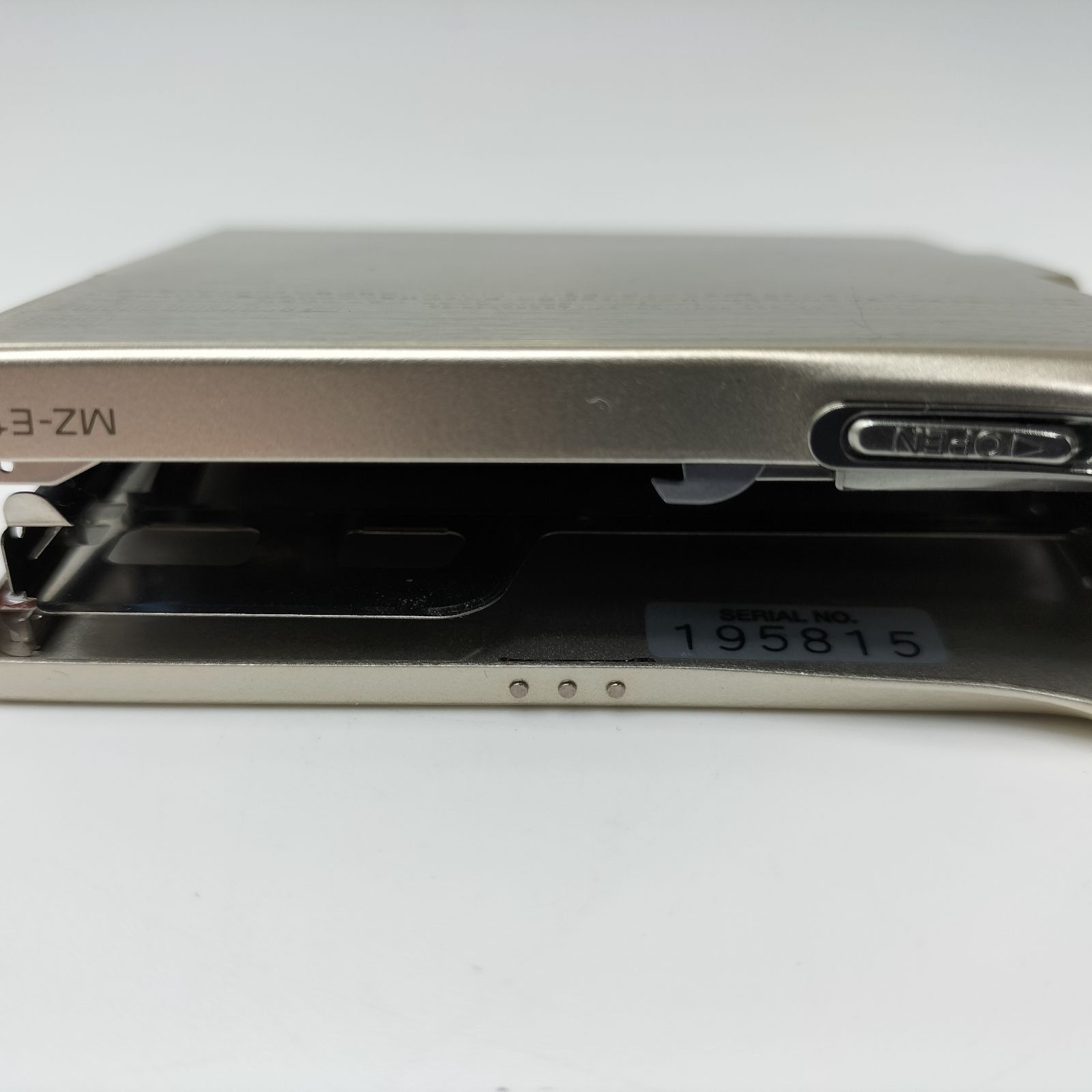 SONY MZ-E10 MDウォークマン ジャンク 未確認 WALKMAN - メルカリ