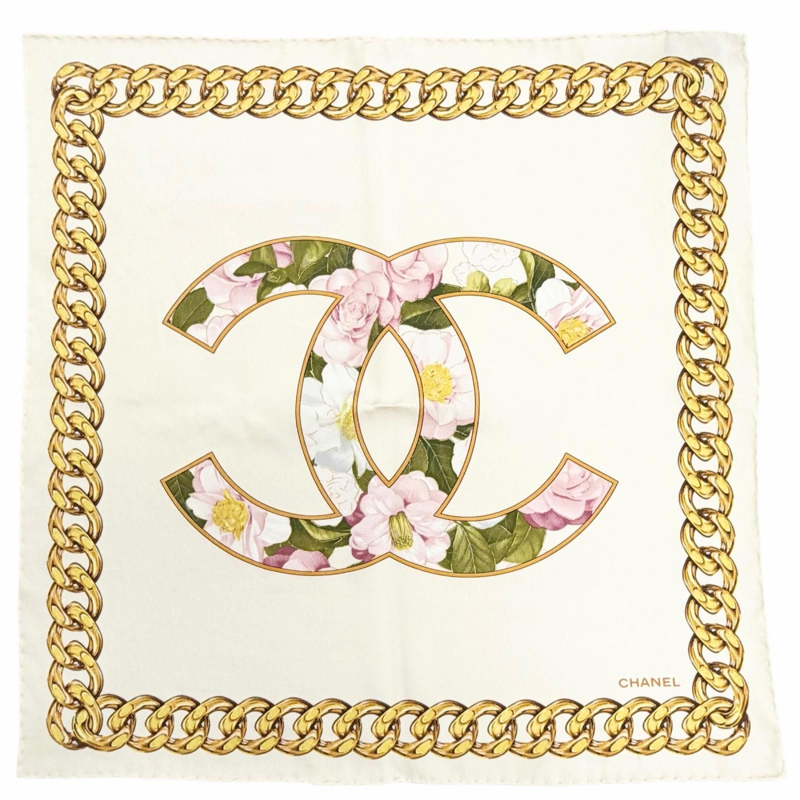 未使用品△CHANEL シャネル 2025-26年製 クルーズ コレクション ショー シルク サテン スカーフ ライトベージュ ゴールド マルチカラー イタリア製 レディース オススメ◎ 定価122,100円