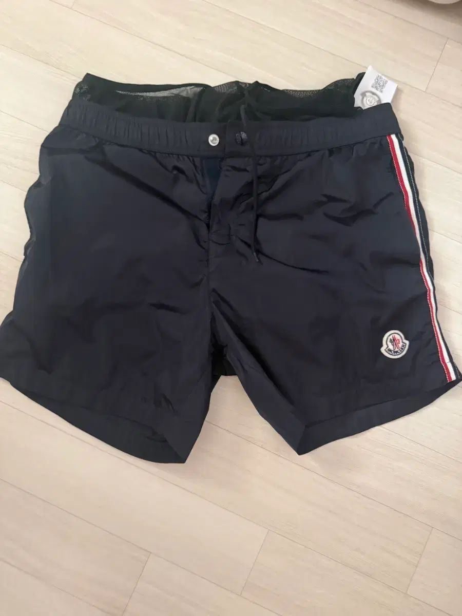 モンクレール ネイビースイム ハーフパンツ
