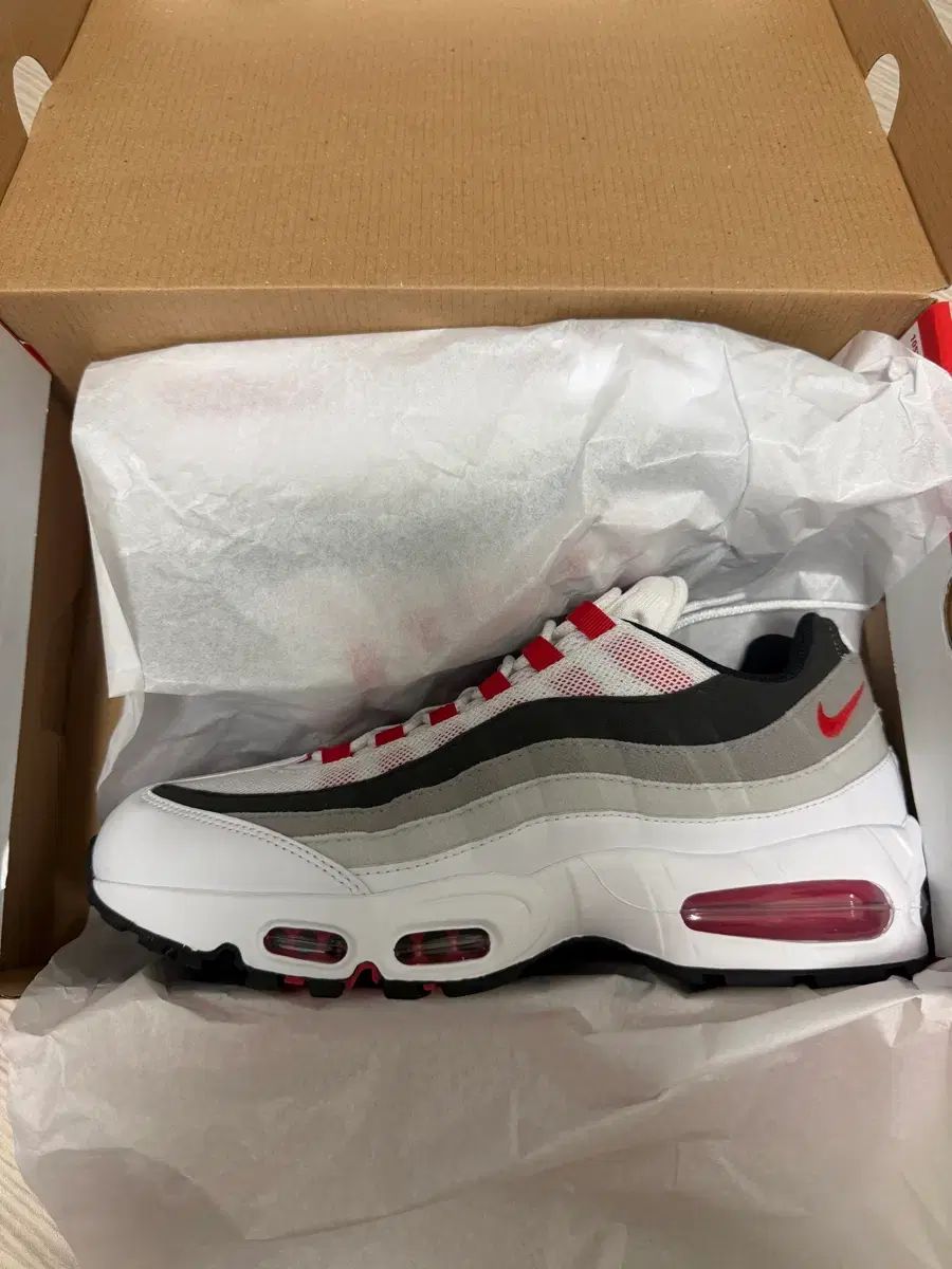 NIKE マックス95 紅白黒 新品 275サイズ ナイキコリア タブ 直接取引割引