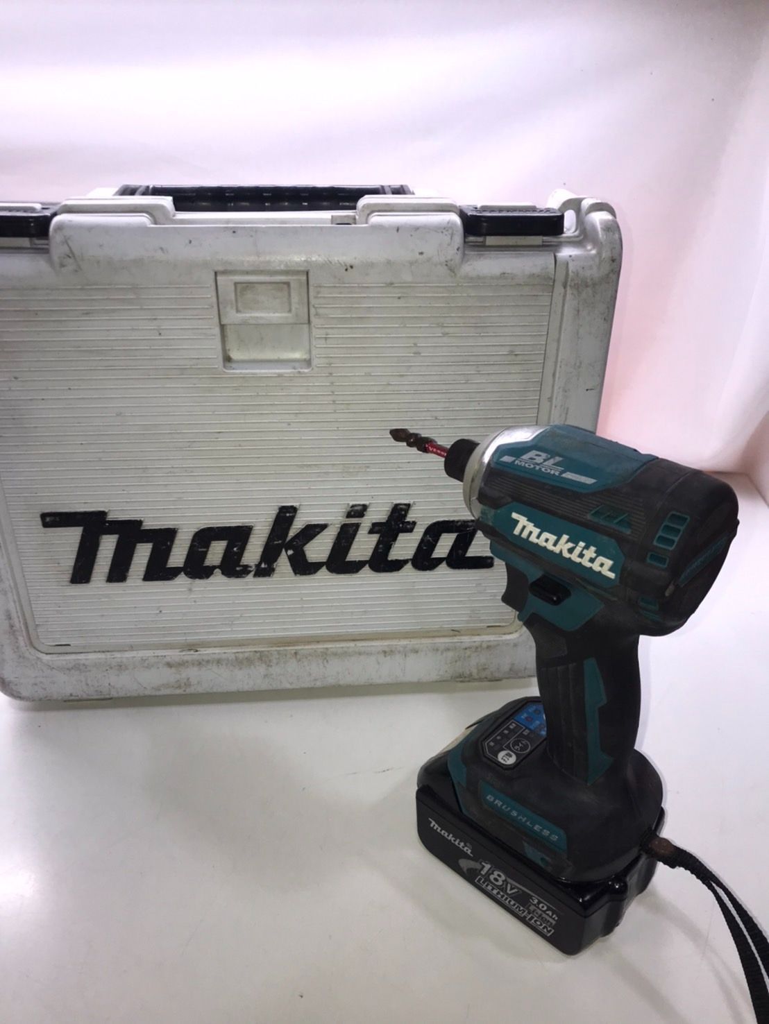 Makita TD172D 電動インパクトドライバー