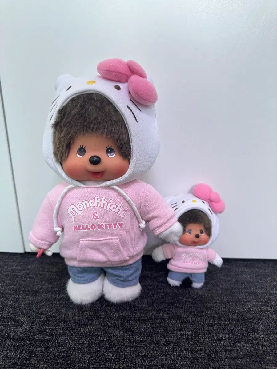 クラシック hello kitty コラボ モンチッチ mサイズ