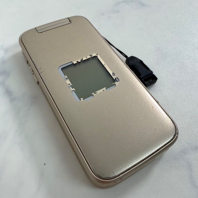 docomo らくらくホン F-02J 携帯電話（中古）- メルカリ