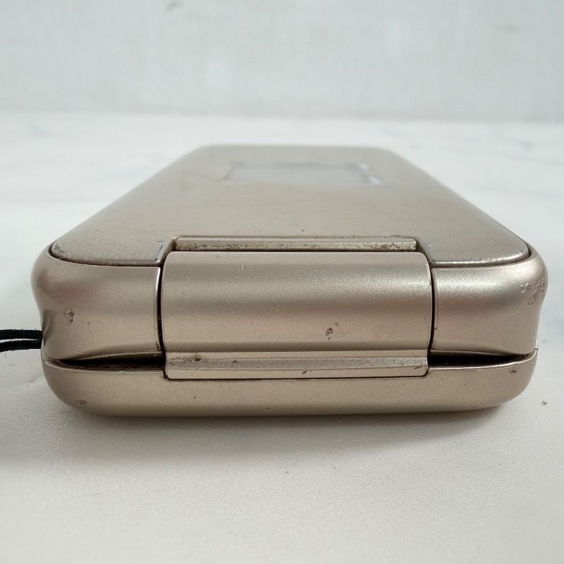 docomo らくらくホン F-02J 携帯電話（中古）- メルカリ