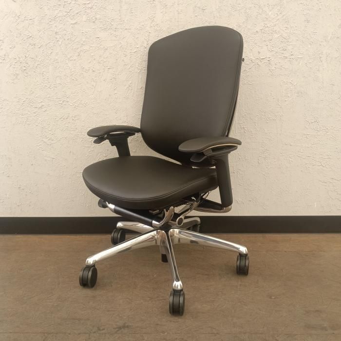 オカムラ オフィスチェア 肘あり CC83BR-PF72 2026年製 ブラック コンテッサセコンダ 可動肘 デスクチェア チェア イス 椅子 中古