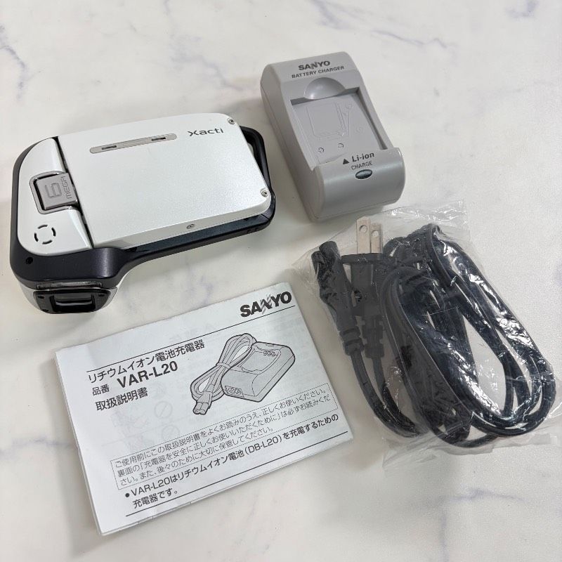 SANYO DMX-CA65 Xacti CA65 ビデオカメラ 充電器 524K - メルカリ