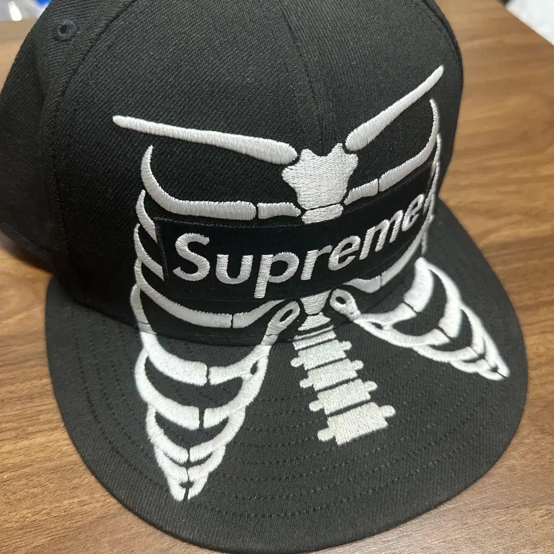 Supreme ボーンズ ボックス ロゴ NEW ERA 59Fifty フィット キャップ ブラック