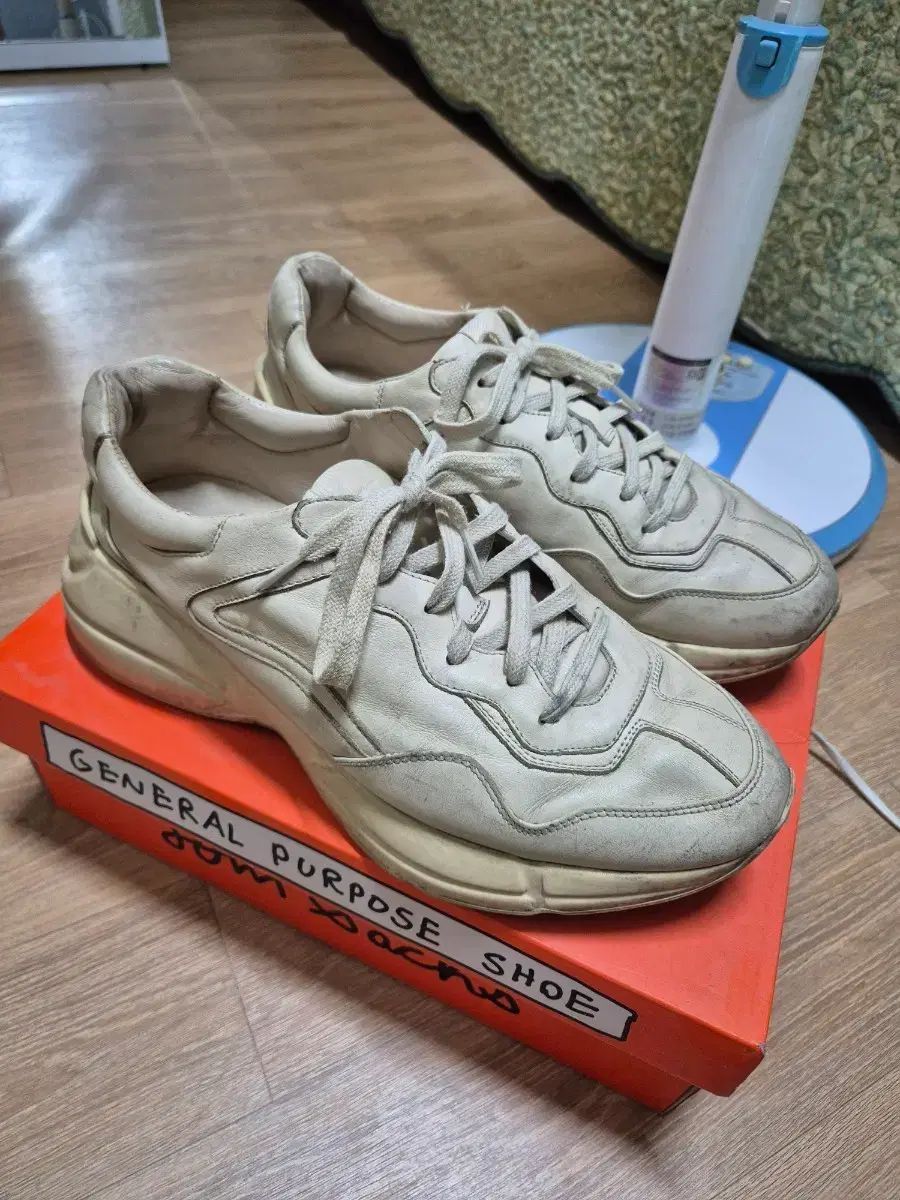 9 5 グッチ ライトン ダーティー スニーカー 275 280 285