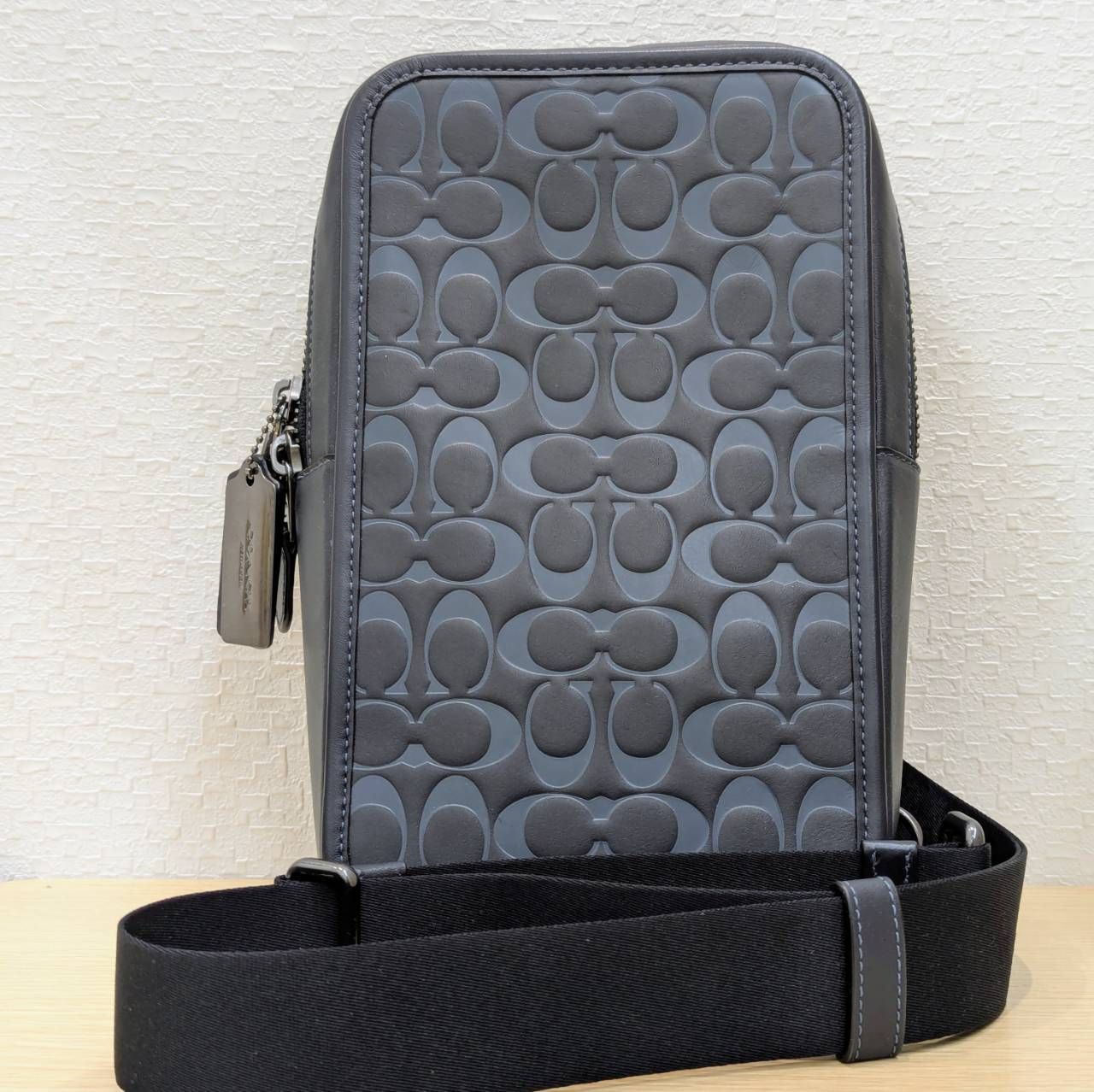 【亘】美品 COACH コーチ メンズ ボディバッグ サリバン パック・シグネチャー レザー (ネイビー) CJ583【8643MO】E28