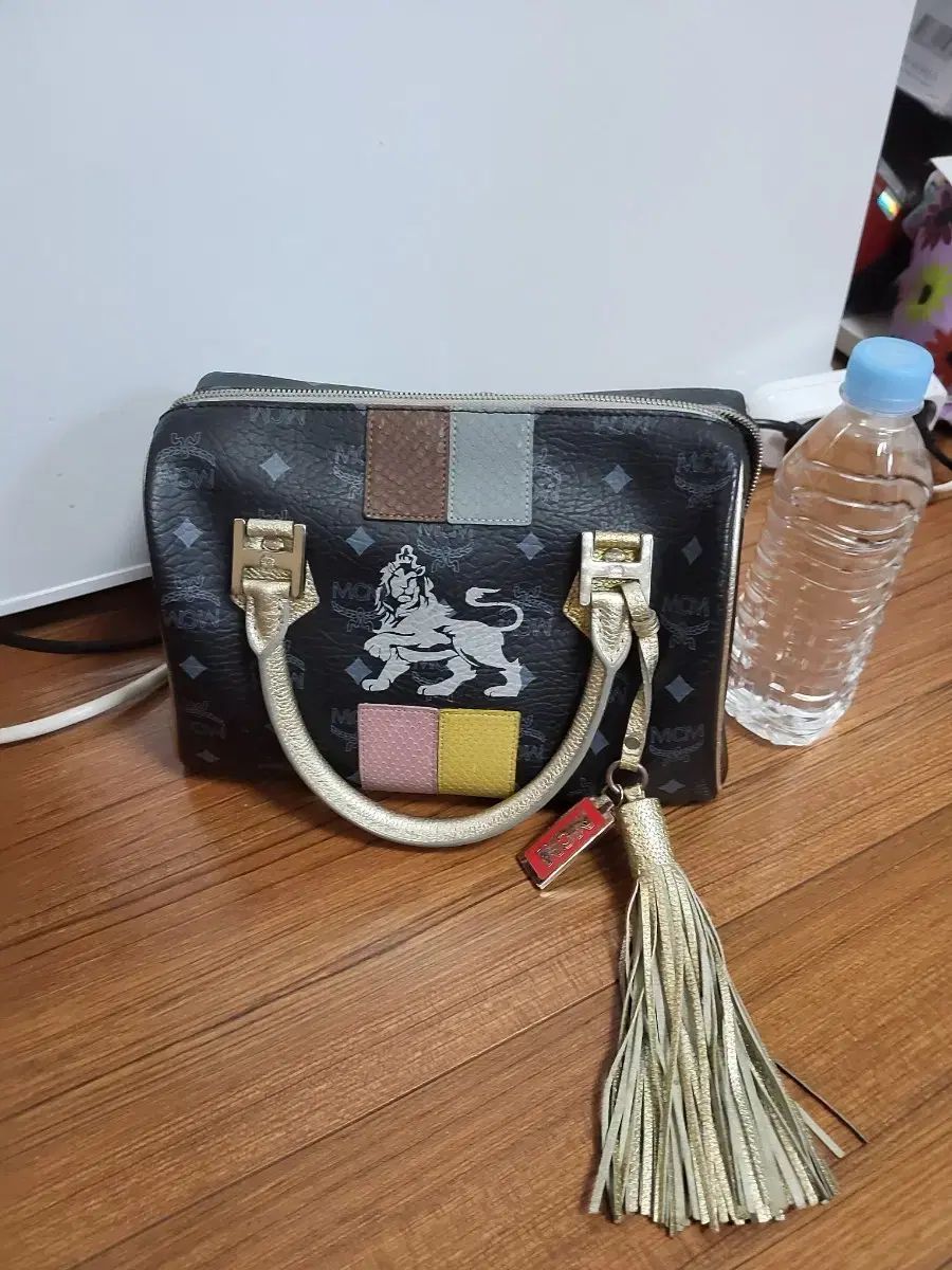 MCM ライアン ショルダーバッグ トートバッグ タッセル 装飾