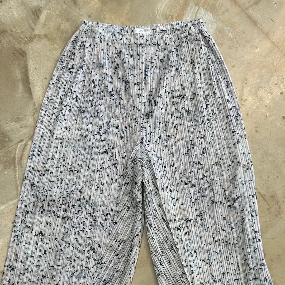 ISSEY MIYAKE プリーツプリーズ ワイド パンツ