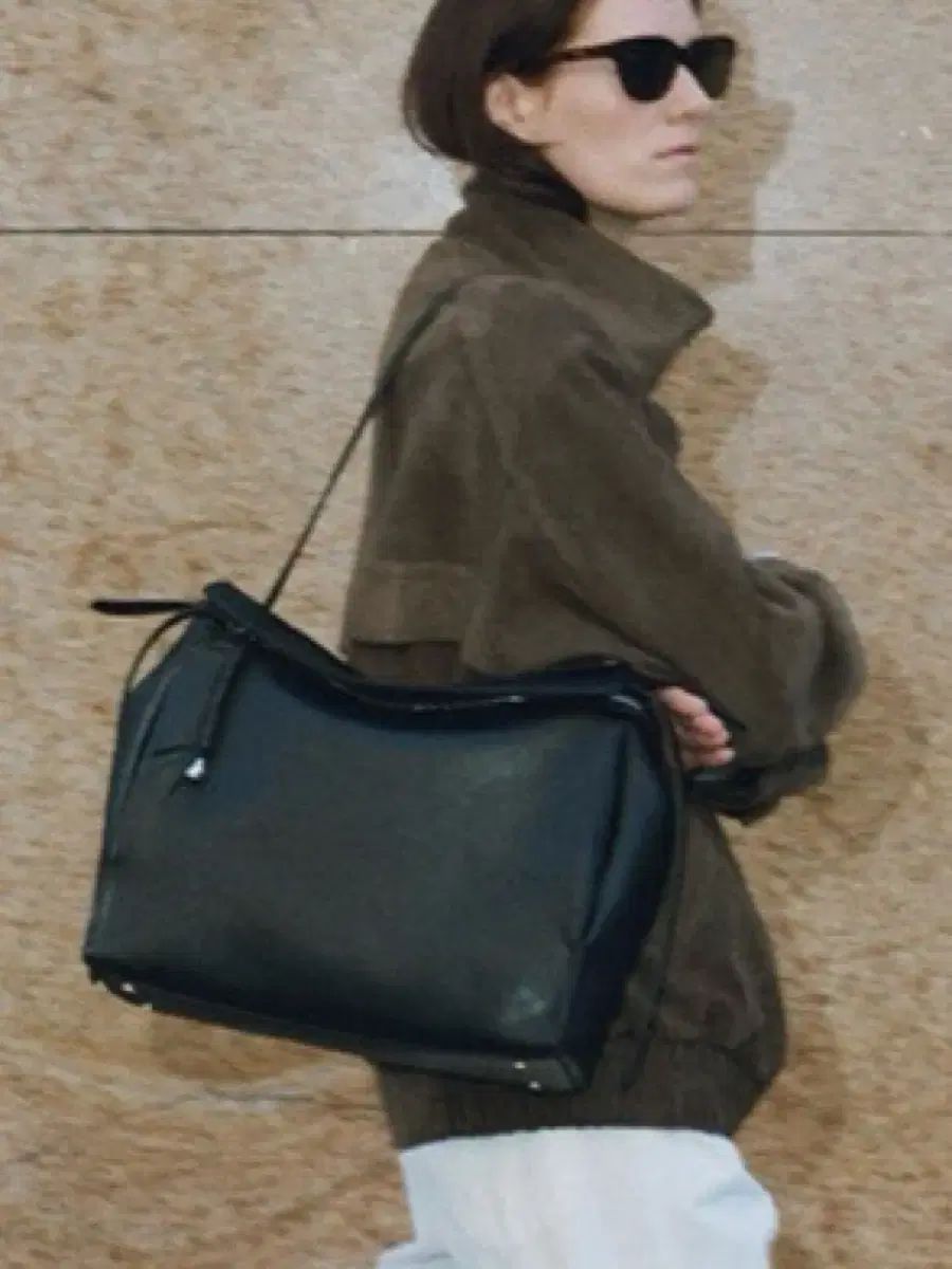 LOEUVRE ルーブル トラペーズ ショルダーバッグ large ラージ