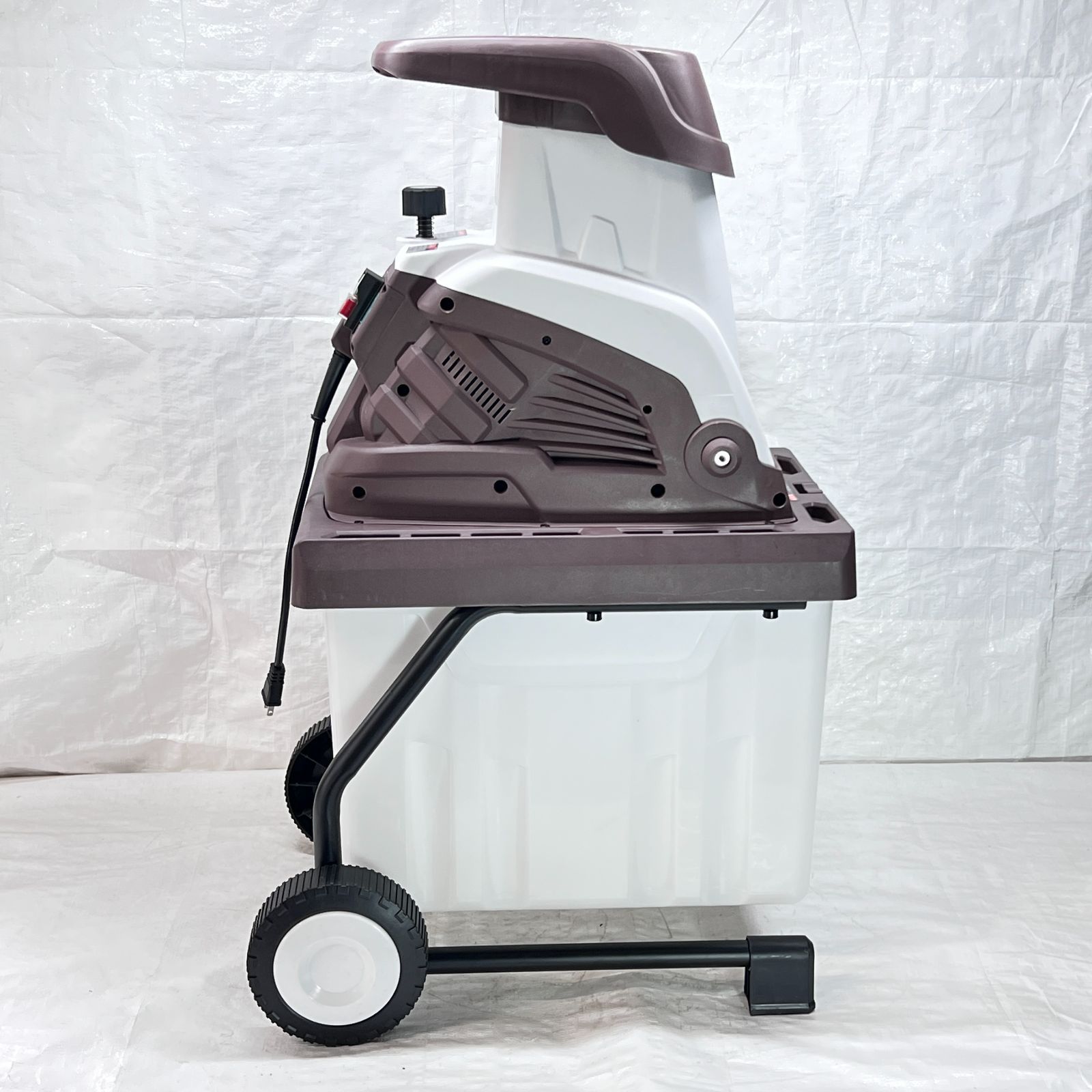 【中古品】【お買い得!】 ガーデンシュレッダー 電動 粉砕機 ウッドチッパー 小型 軽量 押込み棒 ダストBOX付き HG-BSLD02E 【1737-4】 【中古品】【お買い得!】 ガーデンシュレッダー 電動 粉砕機 ウッドチッパー 小型 軽量 押込み棒 ダストBOX付き HG-BSLD02E 【1737-4】